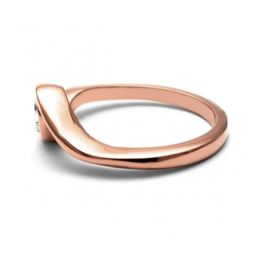 Anillo de Compromiso, oro rosa 14k, peso aproximado 3.74gr, gema zirconia de 5 milímetros de diámetro.