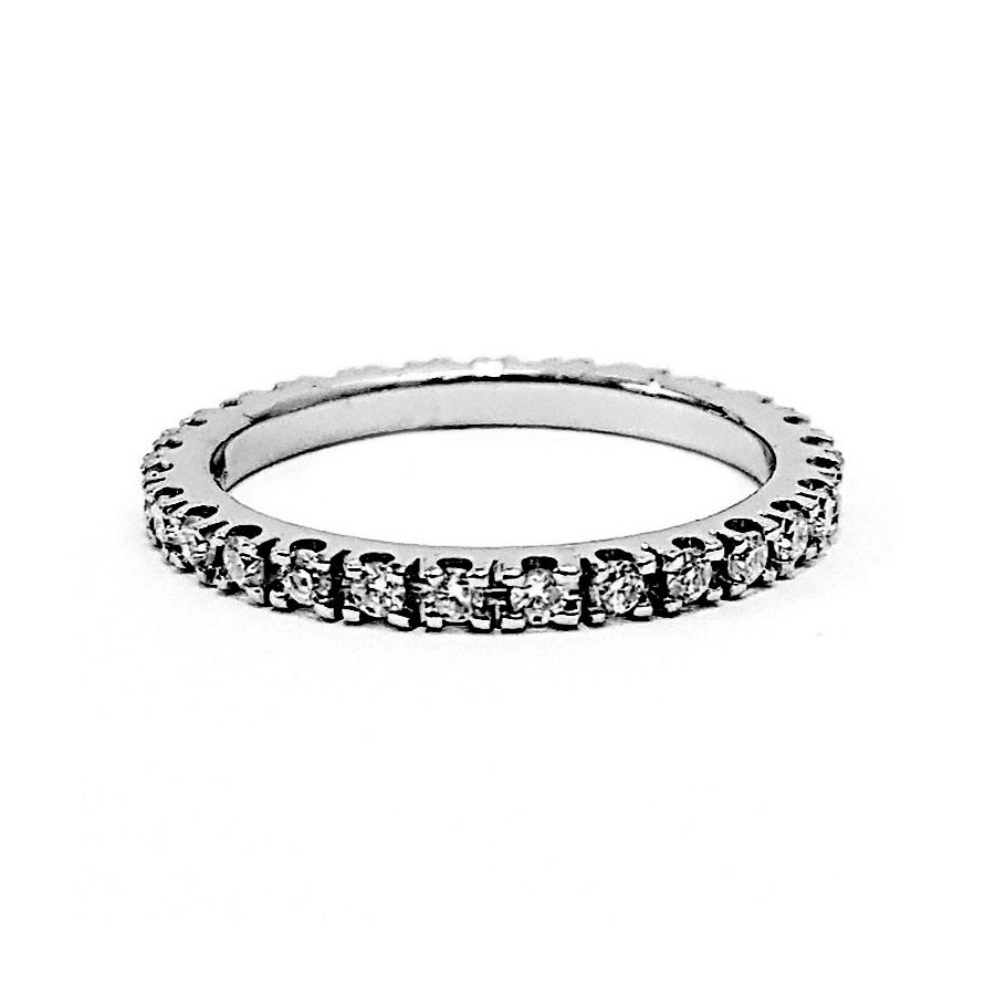 Churumbela oro blanco 14k, peso aproximado 2.8gr, gemas zirconias de 2mm Churumbela oro blanco 14k, peso aproximado 2.8gr, gemas zirconias de 2mm