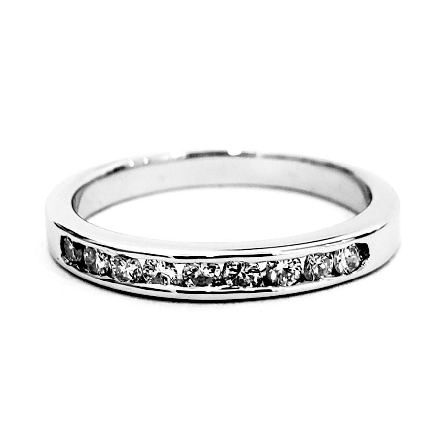 Churumbela oro blanco 14k, peso aproximado 2.2gr, gemas zirconias de 1.2 mm Churumbela oro blanco 14k, peso aproximado 2.2gr, gemas zirconias de 1.2 mm