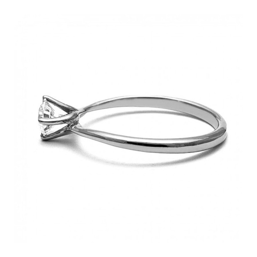 Anillo de Compromiso, plata natural ley .925, peso aproximado 1.98gr, gema zirconia de 4.5 milímetros de diámetro.