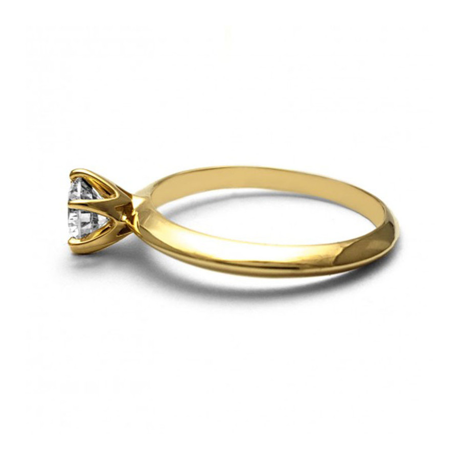 Anillo de Compromiso, oro amarillo 14k, peso aproximado 2.3gr, gema zirconia de 5 milímetros de diámetro.