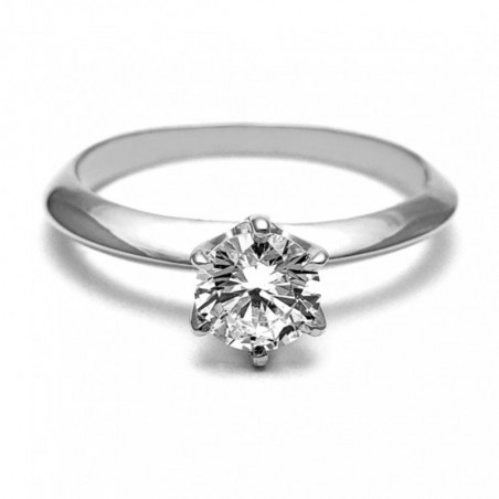 Anillo de Compromiso, oro blanco 14k, peso aproximado 2.3gr, gema zirconia de 5 milímetros de diámetro.