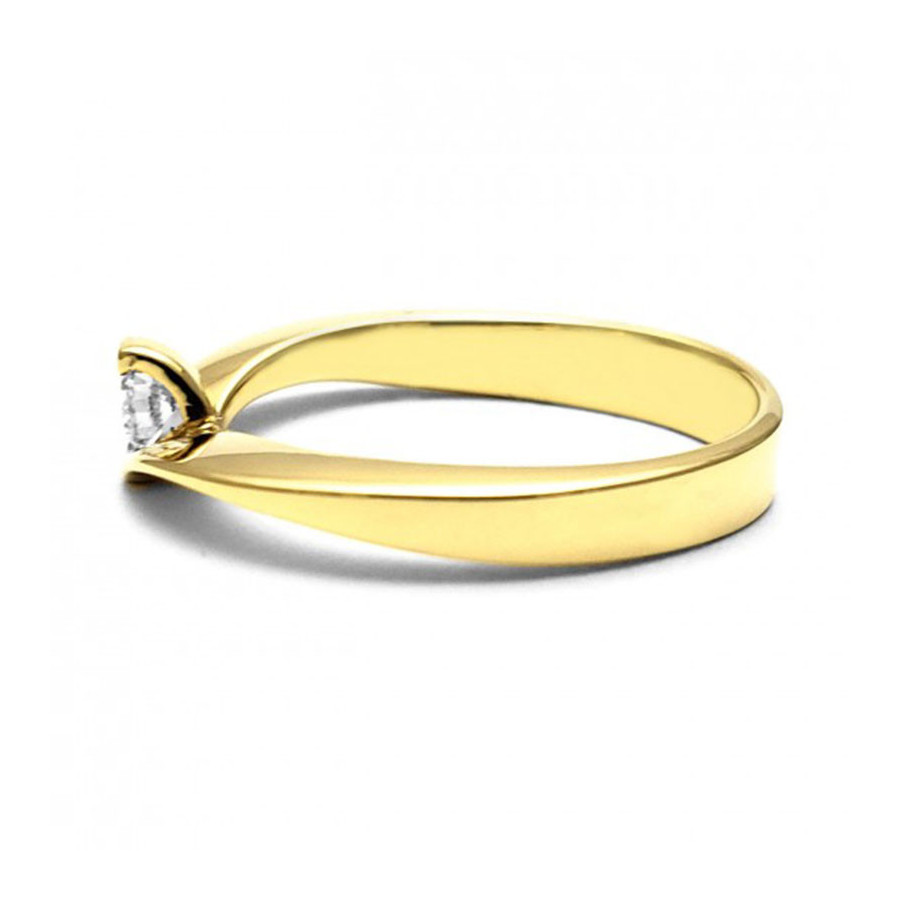 Anillo de Compromiso, amarillo 14k, peso aproximado 3.40gr, gema zirconia de 3 milímetros de diámetro.