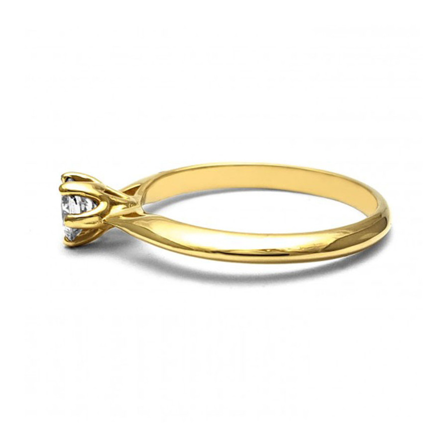 Anillo de Compromiso, oro amarillo 14k, peso aproximado 2.5gr, gema zirconia de 5 milímetros de diámetro.