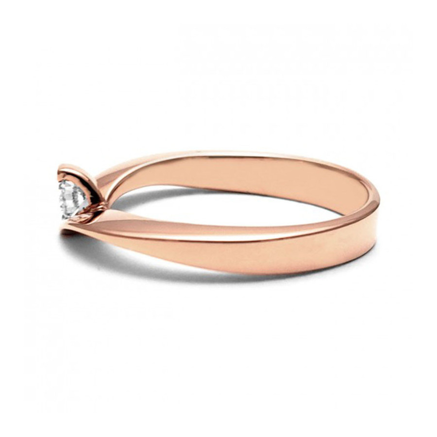 Anillo de Compromiso, oro rosa 14k, peso aproximado 3.40gr, gema zirconia de 3 milímetros de diámetro.