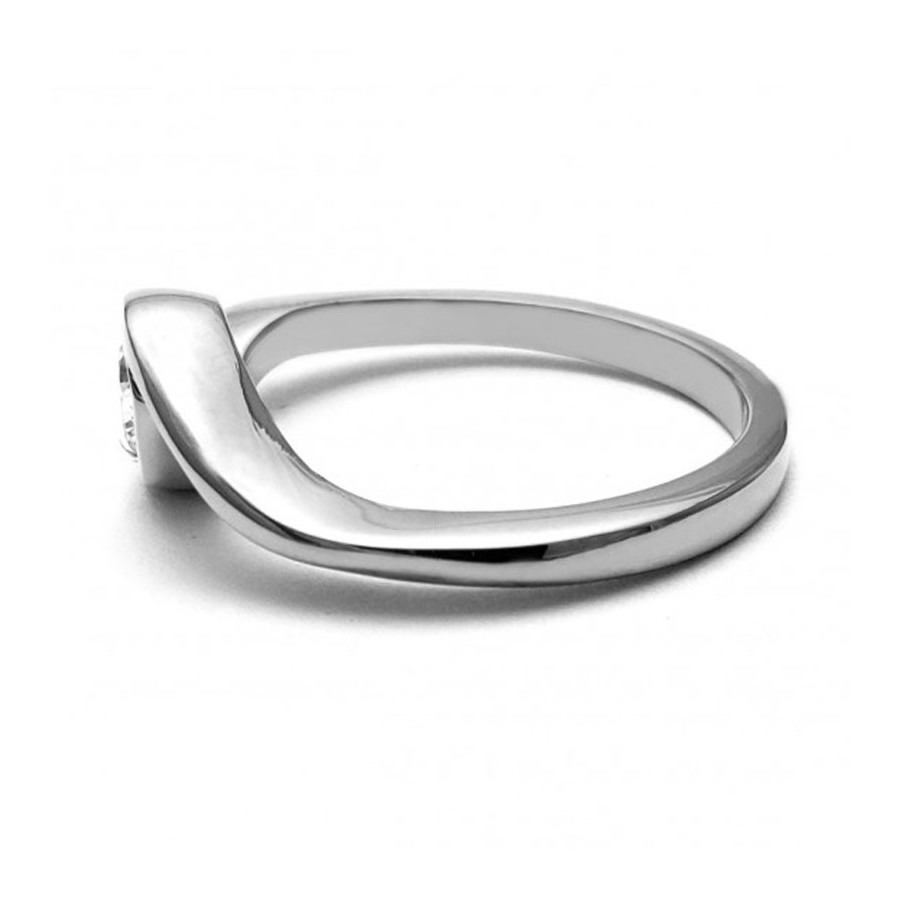 Anillo de Compromiso, oro blanco 14k, peso aproximado 3.74gr, gema zirconia de 5mm de diámetro.