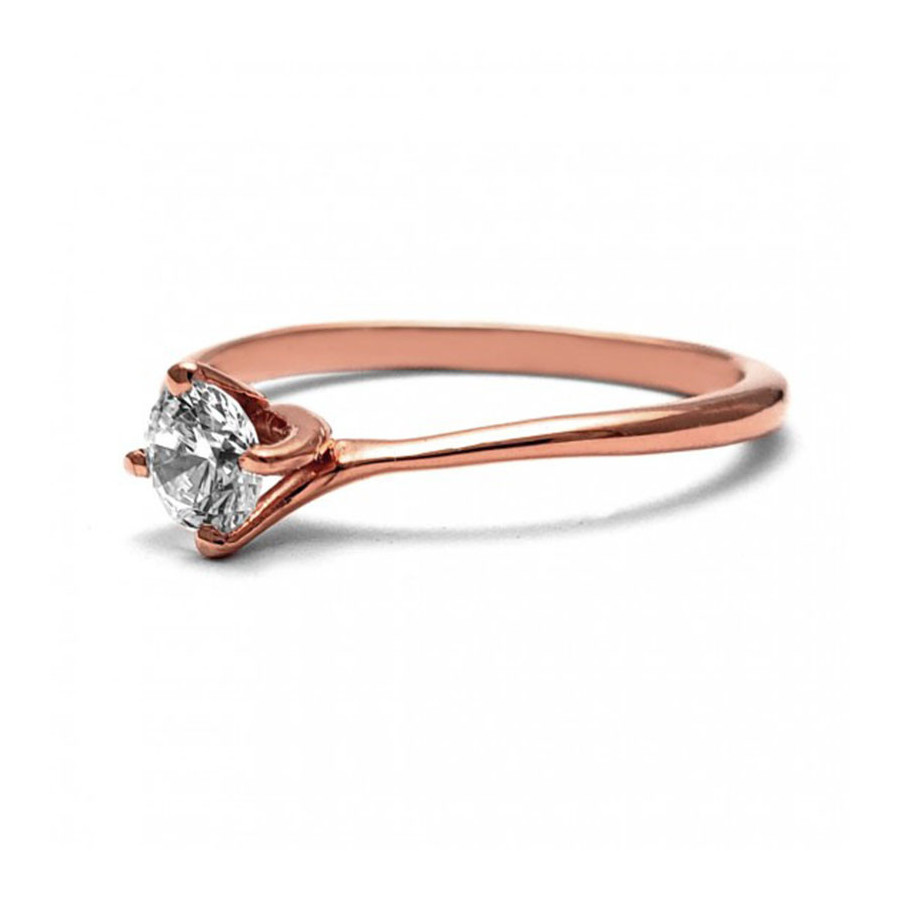 Anillo de Compromiso, oro rosa 14k, peso aproximado 1.98gr, gema zirconia de 4.5 milímetros de diámetro.
