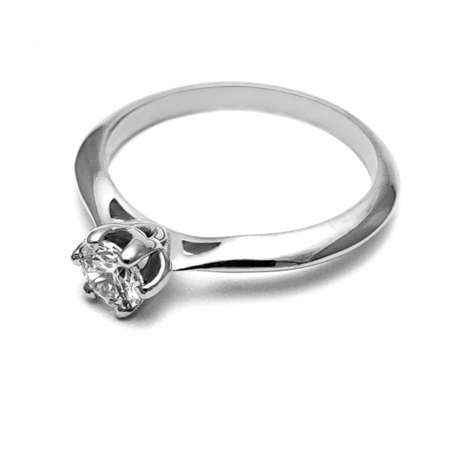 Anillo de Compromiso, plata natural ley .925, peso aproximado 2.5gr, gema zirconia de 5 milímetros de diámetro.