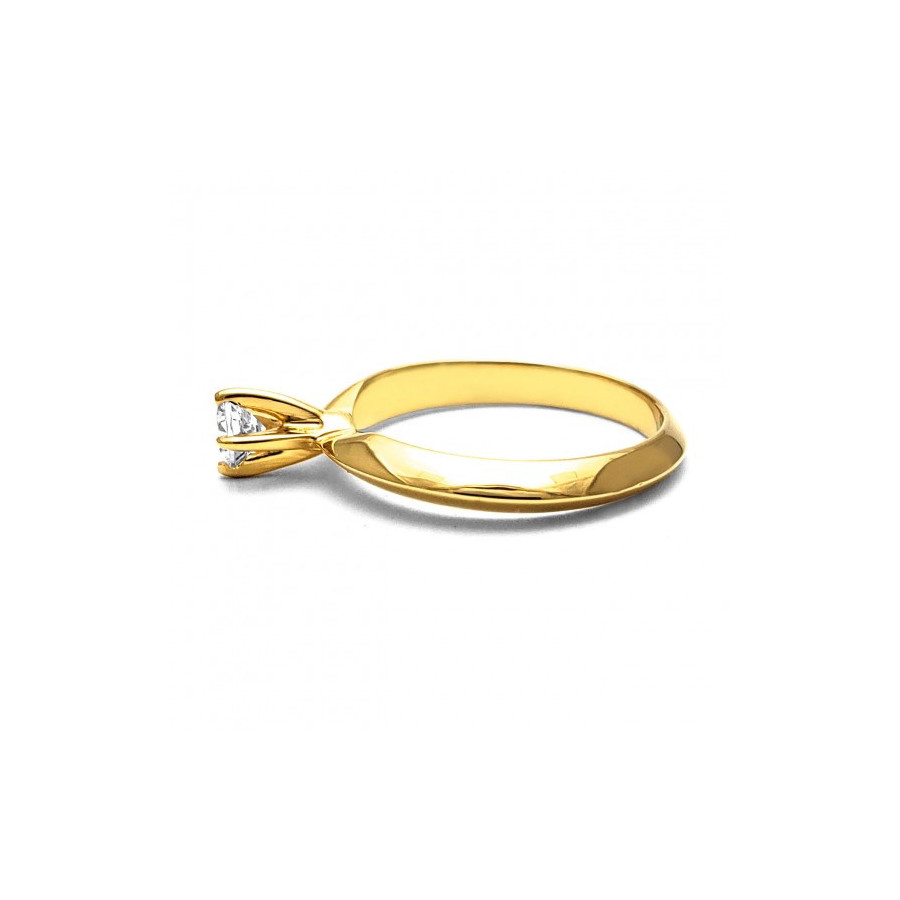 Anillo de Compromiso, oro amarillo 14k, peso aproximado 3.24gr, gema zirconia de 4 milímetros de diámetro.