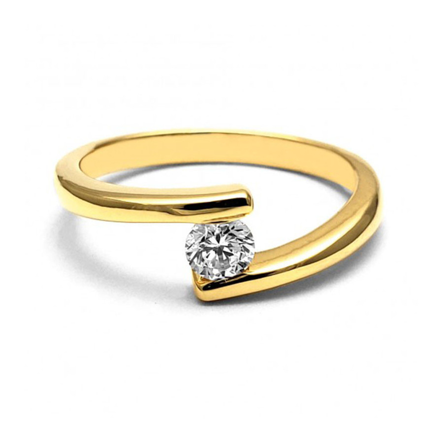 Anillo de Compromiso, oro amarillo 14k, peso aproximado 3.28gr, gema zirconia de 4 milímetros de diámetro. Anillo de Compromiso, oro amarillo 14k, peso aproximado 3.28gr, gema zirconia de 4 milímetros de diámetro.