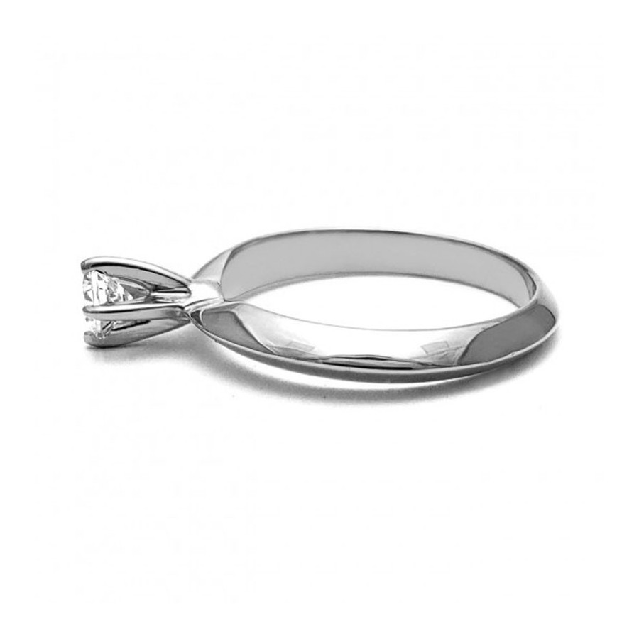 Anillo de Compromiso, oro blanco 14k, peso aproximado 3.24gr, gema zirconia de 4 milímetros de diámetro.