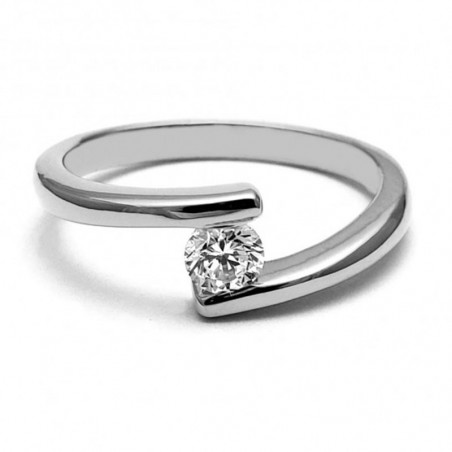 Anillo de Compromiso, oro blanco 14k, peso aproximado 3.28gr, gema zirconia de 4 milímetros de diámetro.