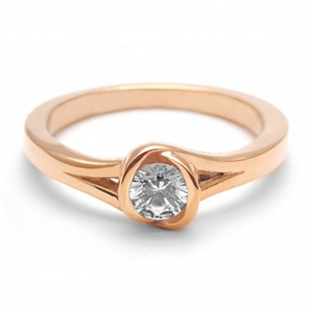 Anillo de Compromiso, oro rosa 14k, peso aproximado 3.52gr, gema zirconia de 4.5 milímetros de diámetro.